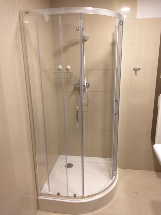 Apartament Z Ogrodem ティヒ エクステリア 写真