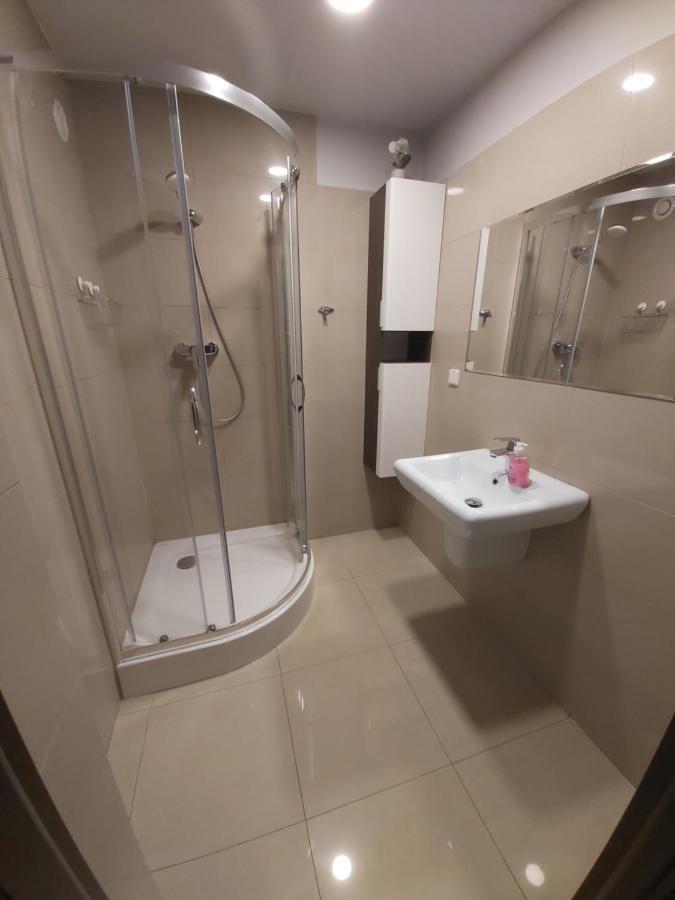 Apartament Z Ogrodem ティヒ エクステリア 写真
